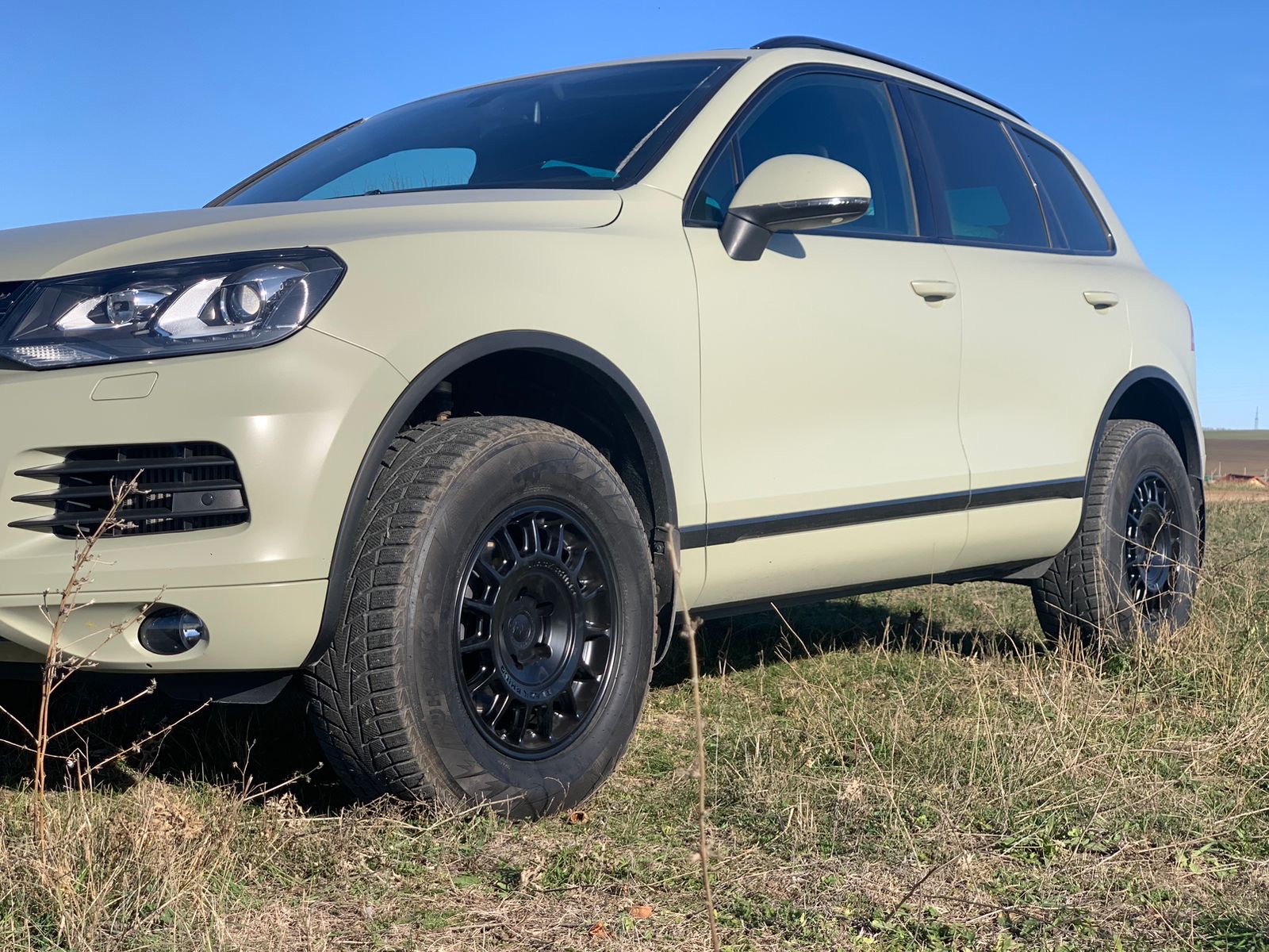 Volkswagen Touareg на 17" дисках Black Rhino BR015 Voll фото 1